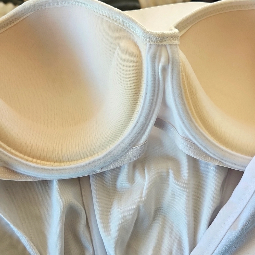NWOT..Satin Bustia - Picture 9 of 10